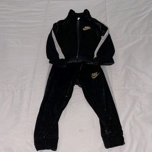 Velvet Toddler 2T nike jogging suit